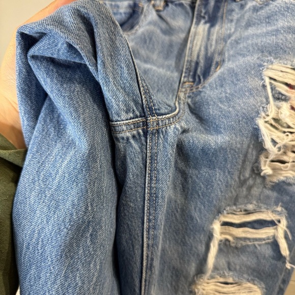 American Eagle | Women's Mom Straight Jean Size 2 - Picture 12 of 14